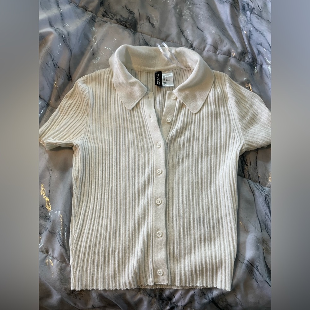 H&M white button top